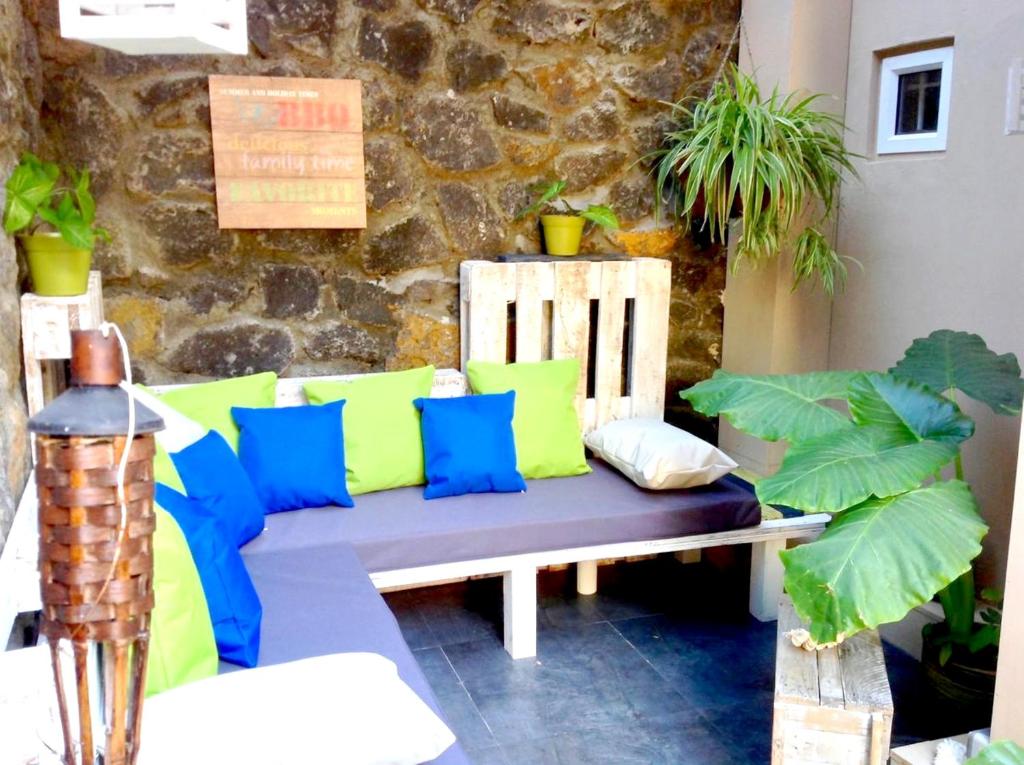 Prostor za sedenje u objektu 2 bedrooms villa at Grand Gaube 800 m away from the beach with private pool enclosed garden and wifi