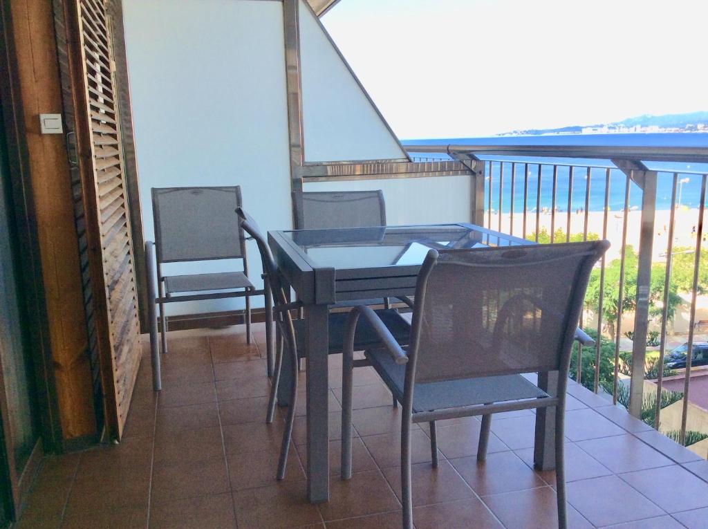 Balkón alebo terasa v ubytovaní Cozy Apartment in Palamós 65m² + Sea View