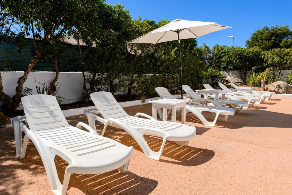 One bedroom appartement with sea view shared pool and ...