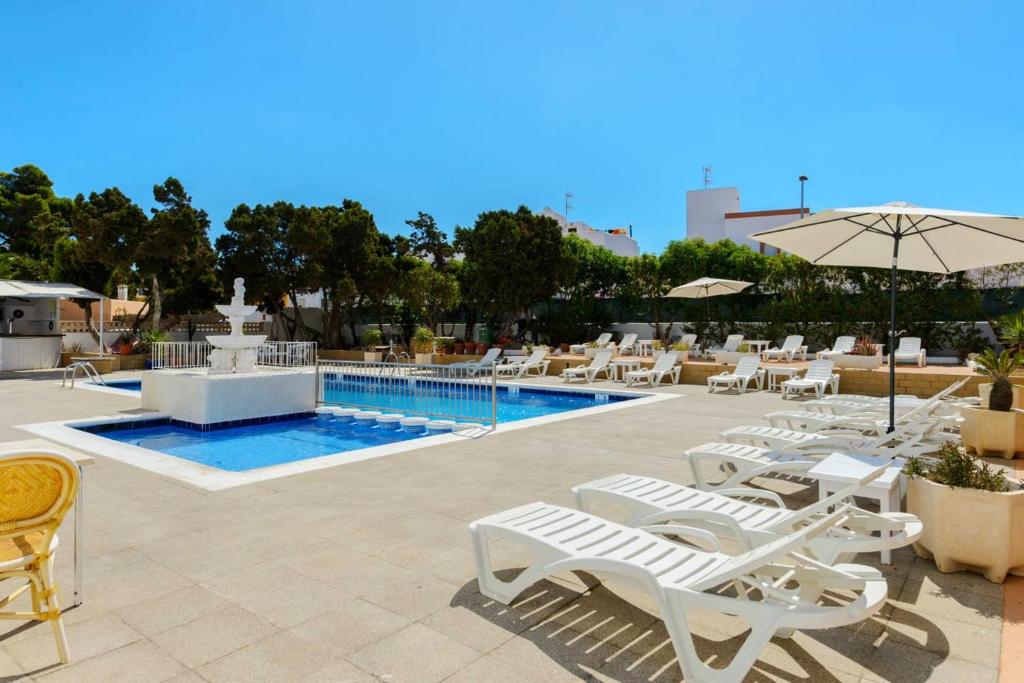One bedroom appartement with sea view shared pool and ...