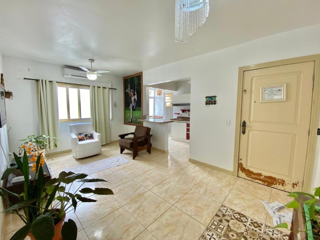  Apartamento completo e econômico em zona central