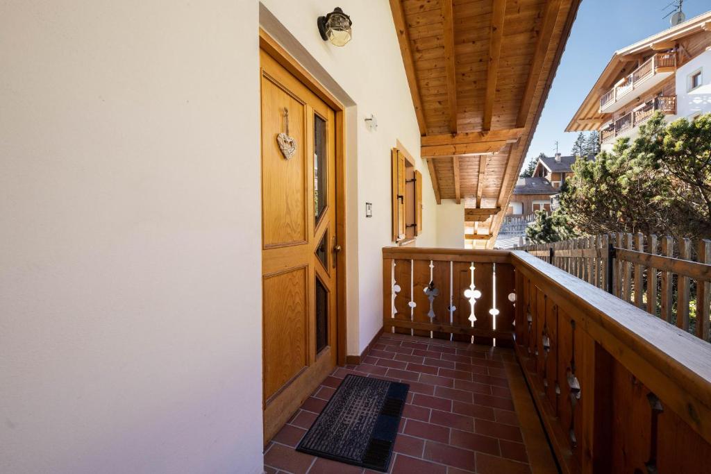 Balkón alebo terasa v ubytovaní Villa Mazzel with balcony