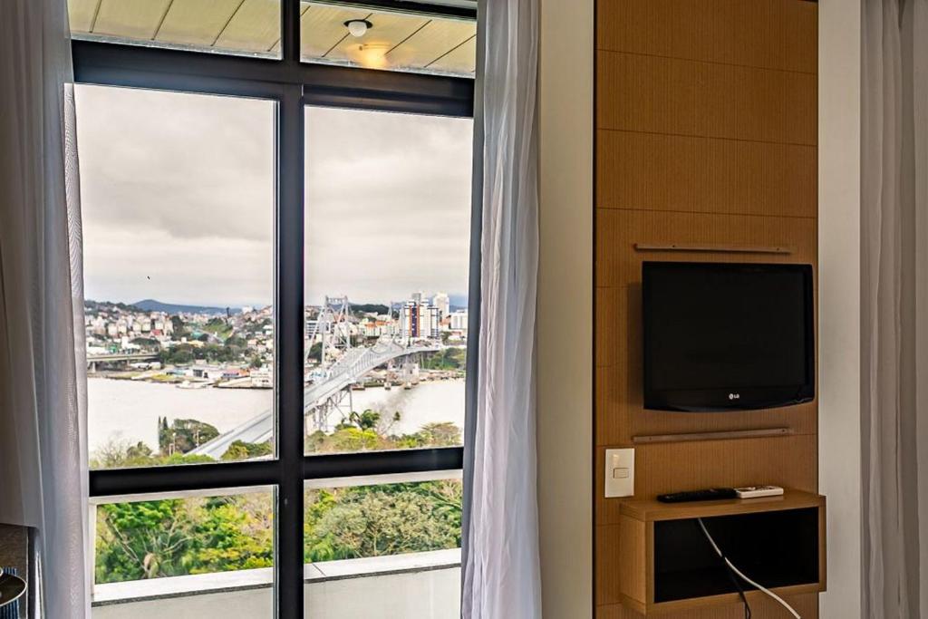 Apartamento em condomínio com infra completa e vista mar CA17