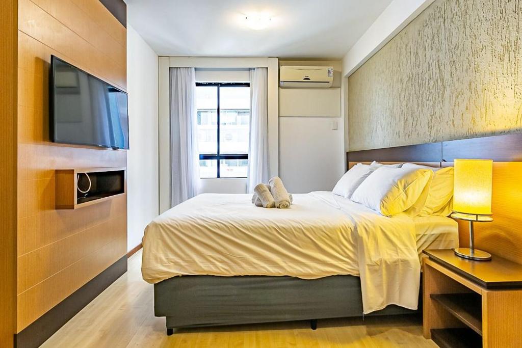  Apartamento em condomínio com infra completa e vista mar CA17