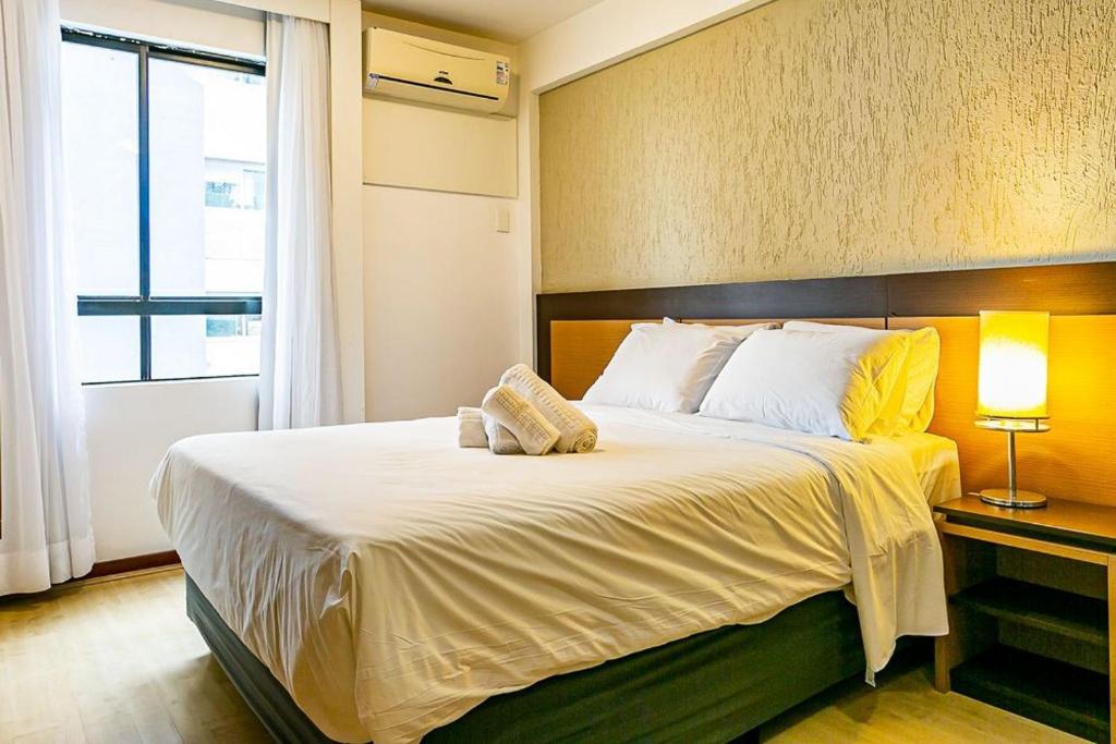  Apartamento em condomínio com infra completa e vista mar CA17
