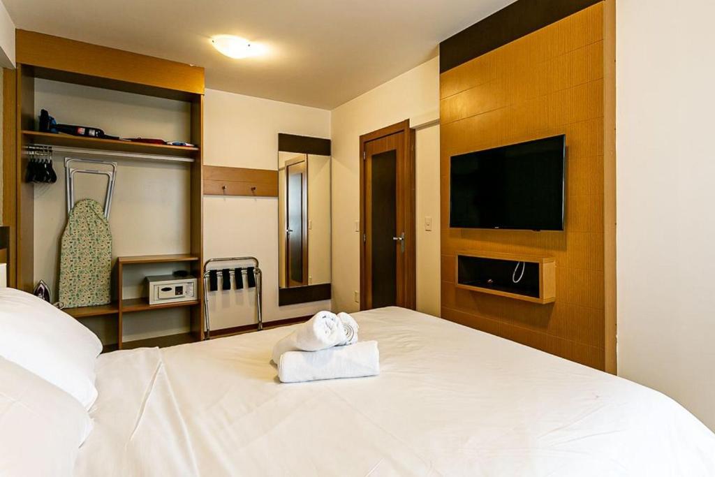  Apartamento em condomínio com infra completa e vista mar CA17