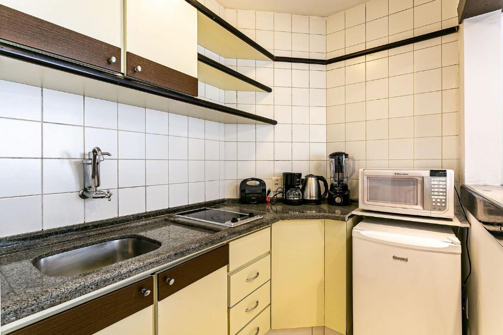  Apartamento em condomínio com infra completa e vista mar CA17