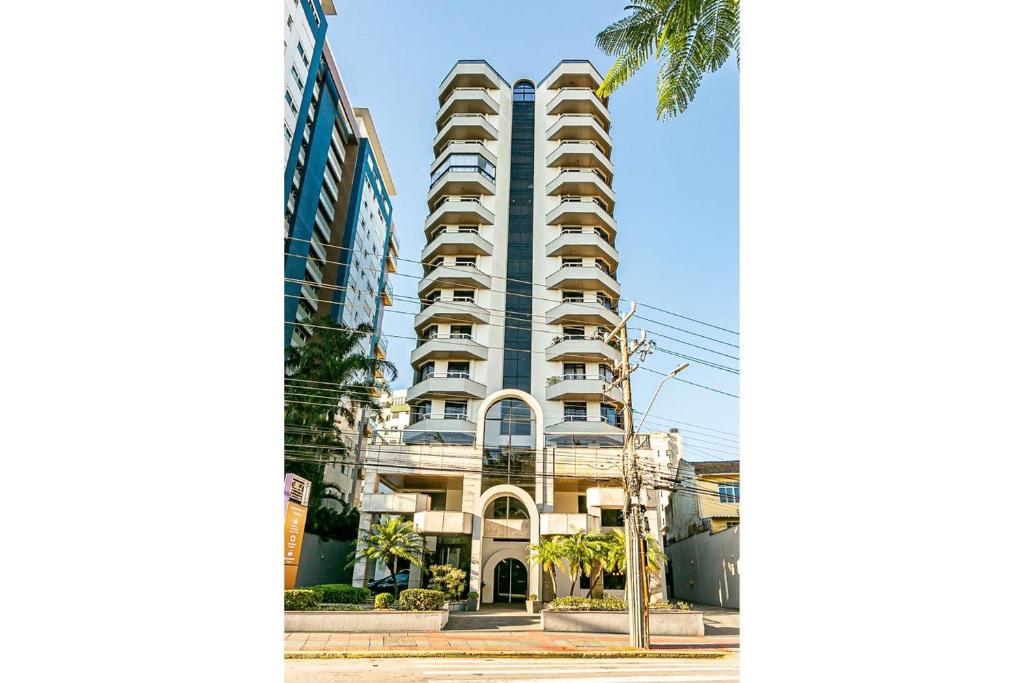  Apartamento em condomínio com infra completa e vista mar CA17