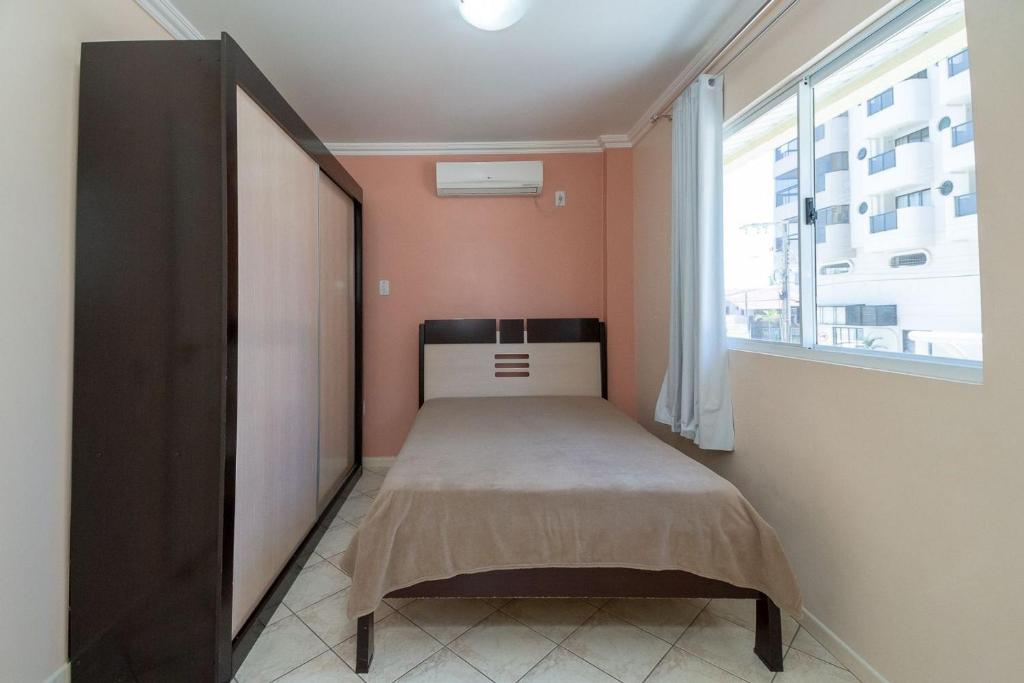  Aluguel Apartamento 3 quartos s 1 suíte 100m Mar Bombas SC