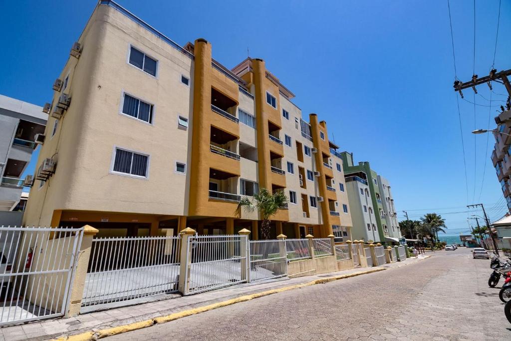  Aluguel Apartamento 3 quartos s 1 suíte 100m Mar Bombas SC