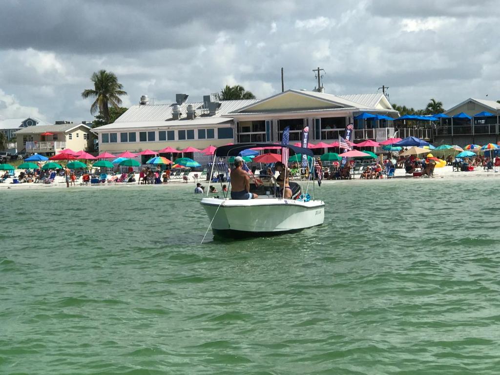 Perfect Harbour House One Br On Pool Deck