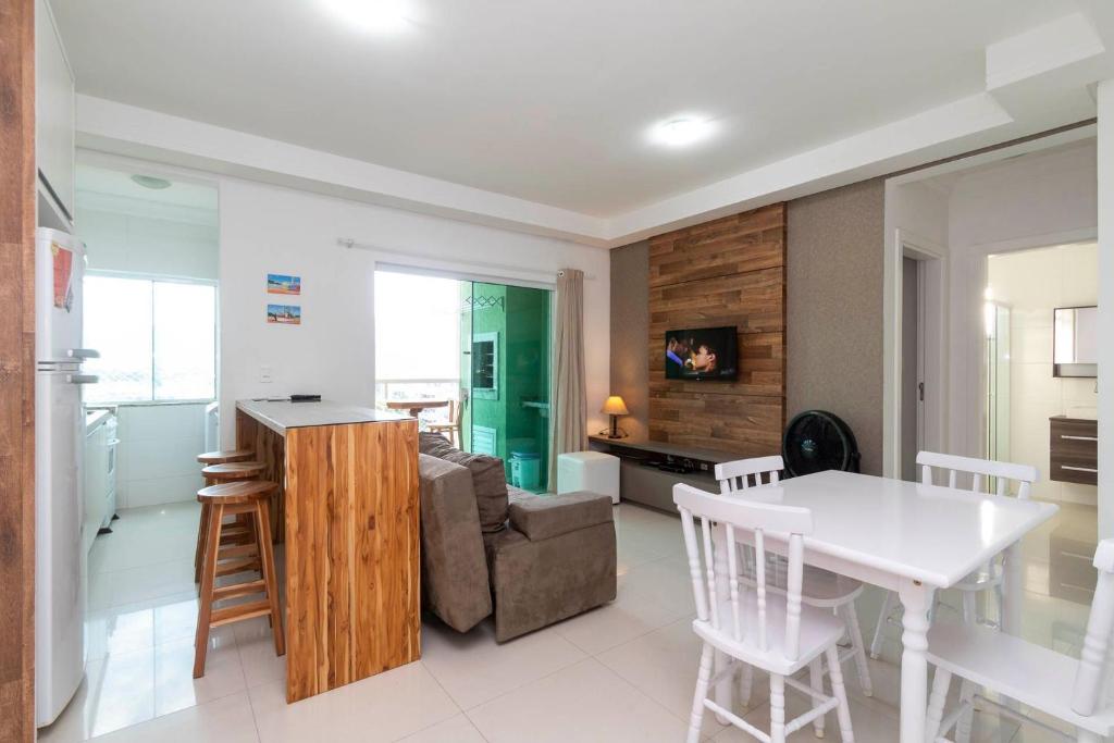  Aluguel de Apartamento 2 quartos sendo 1 suíte p/ 6 pessoas em Bombas