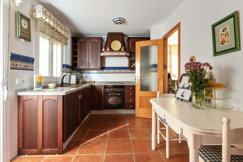 Kuchyňa alebo kuchynka v ubytovaní Charming villa in Sanlúcar de Barrameda with private pool