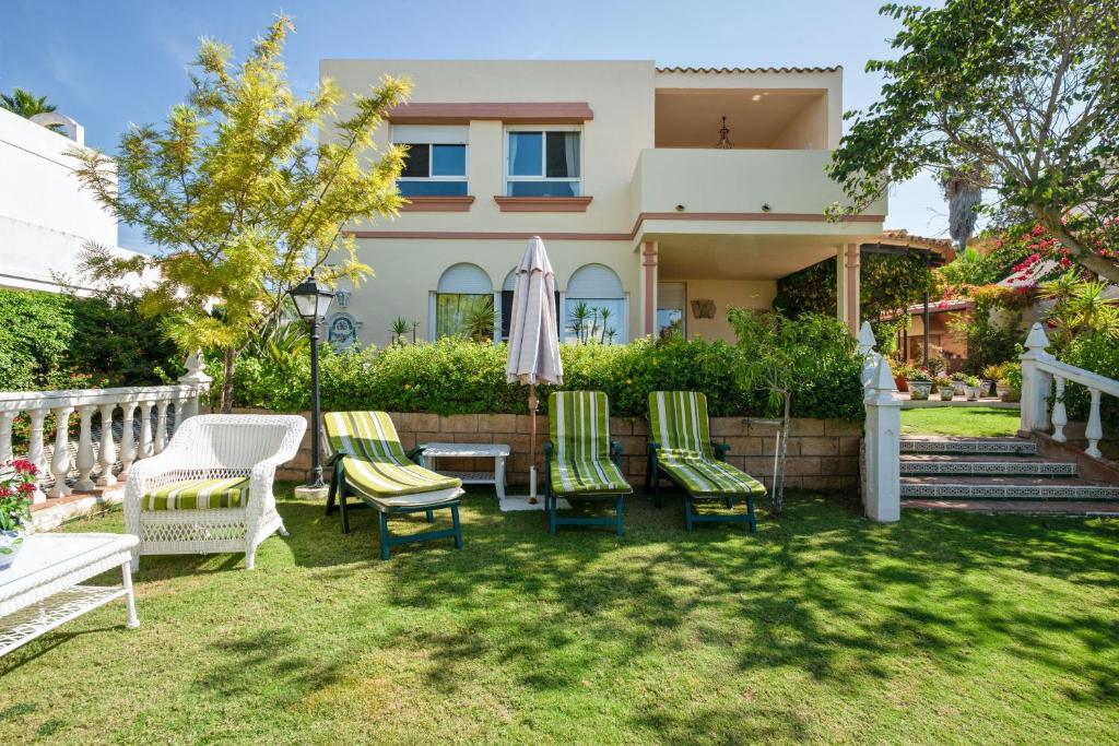 Vonkajšia záhrada v ubytovaní Charming villa in Sanlúcar de Barrameda with private pool