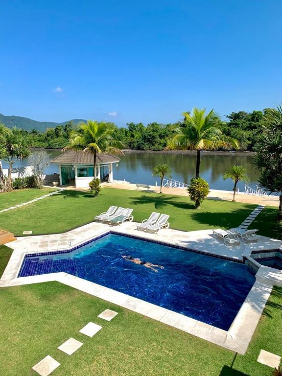  Mansão a beira mar Guarujá