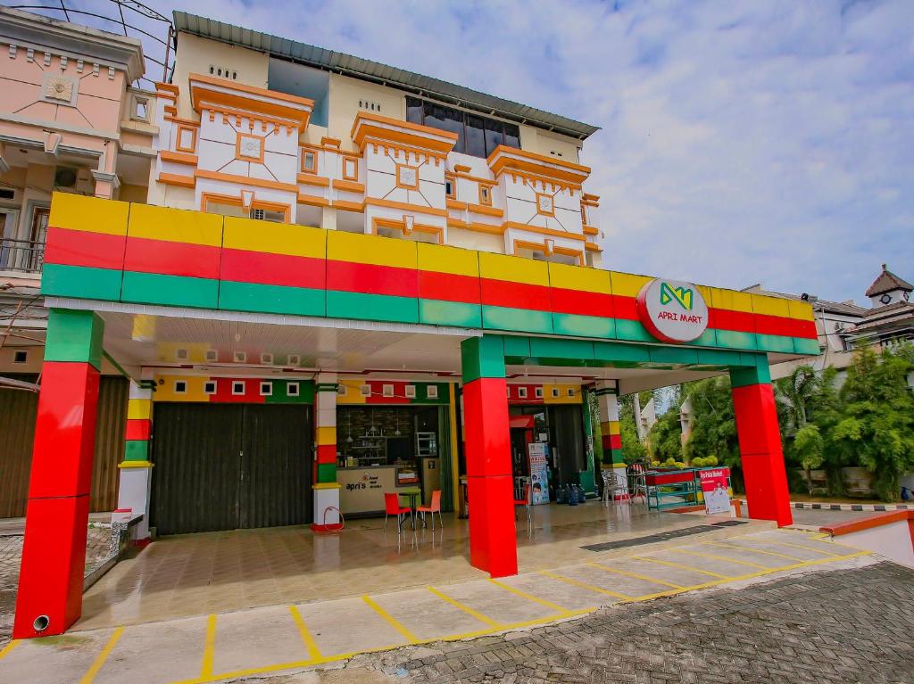 OYO 90072 Apri Inn Syariah