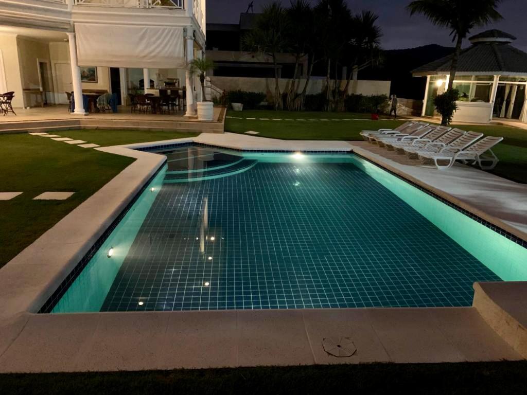  Mansão a beira mar Guarujá