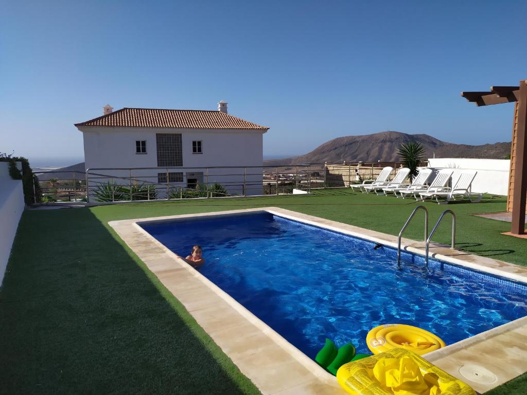 Bazén v ubytování Casa Zoe nebo v jeho okolí