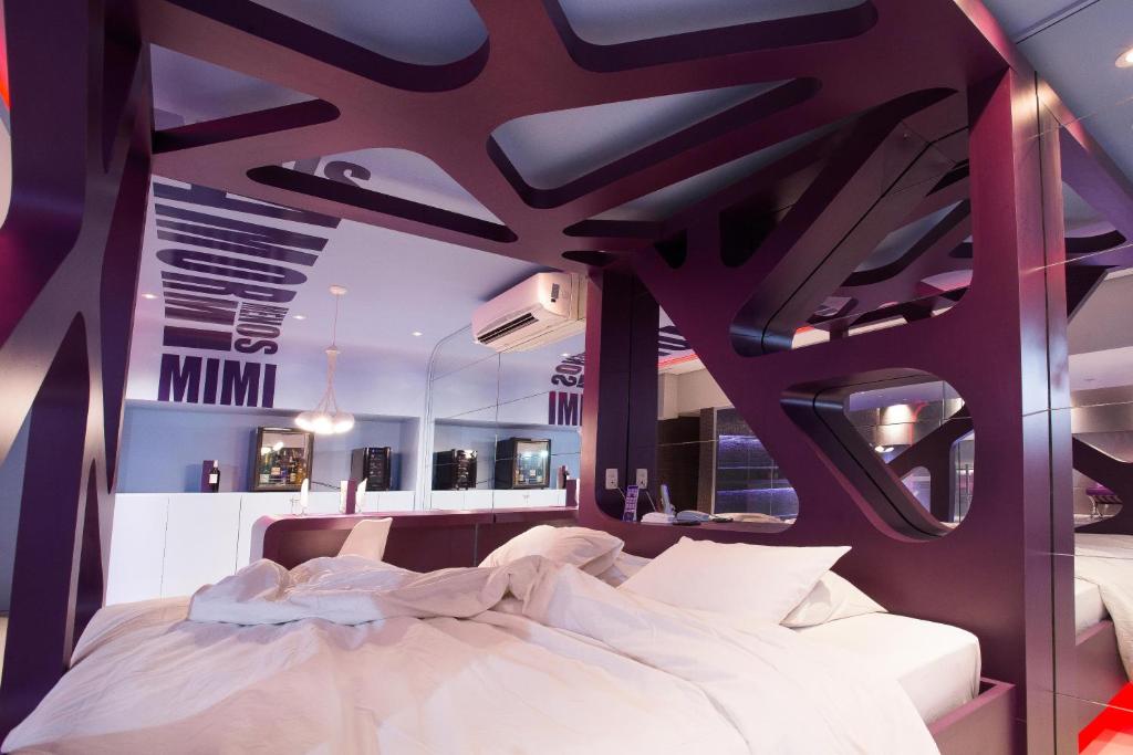  Lush Motel (Adult Only)
