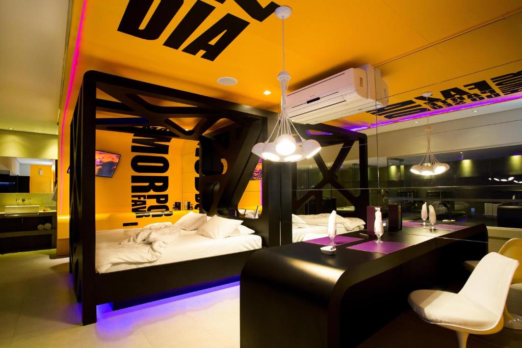  Lush Motel (Adult Only)