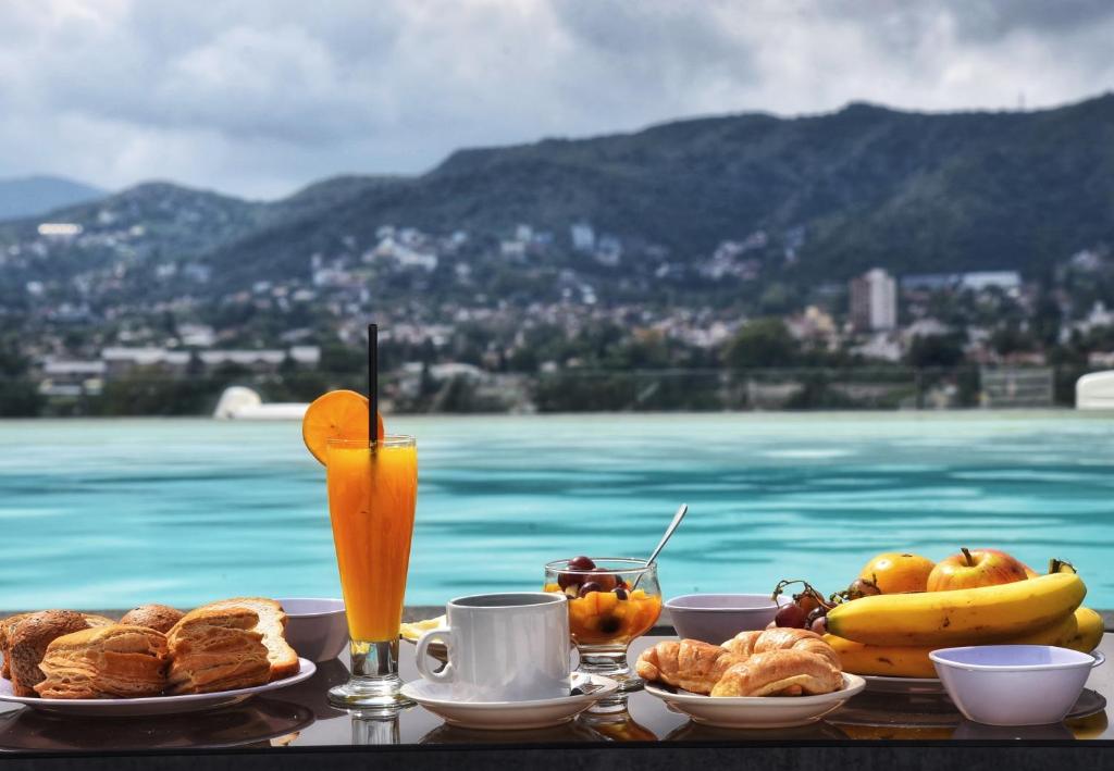Morgenmad for gæster der bor på Domus Lake Resorts
