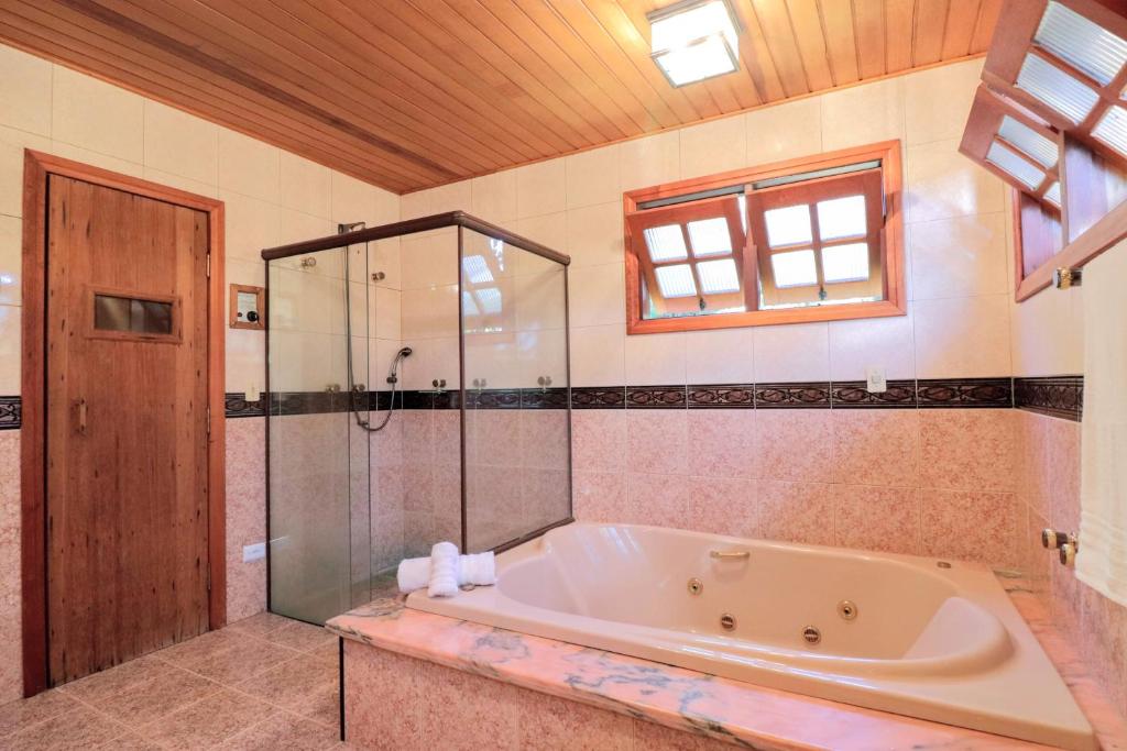  Villa Viena - Mansão em Condomínio de Luxo no Capivari