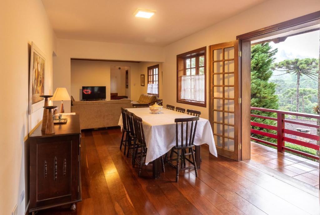  Villa Viena - Mansão em Condomínio de Luxo no Capivari