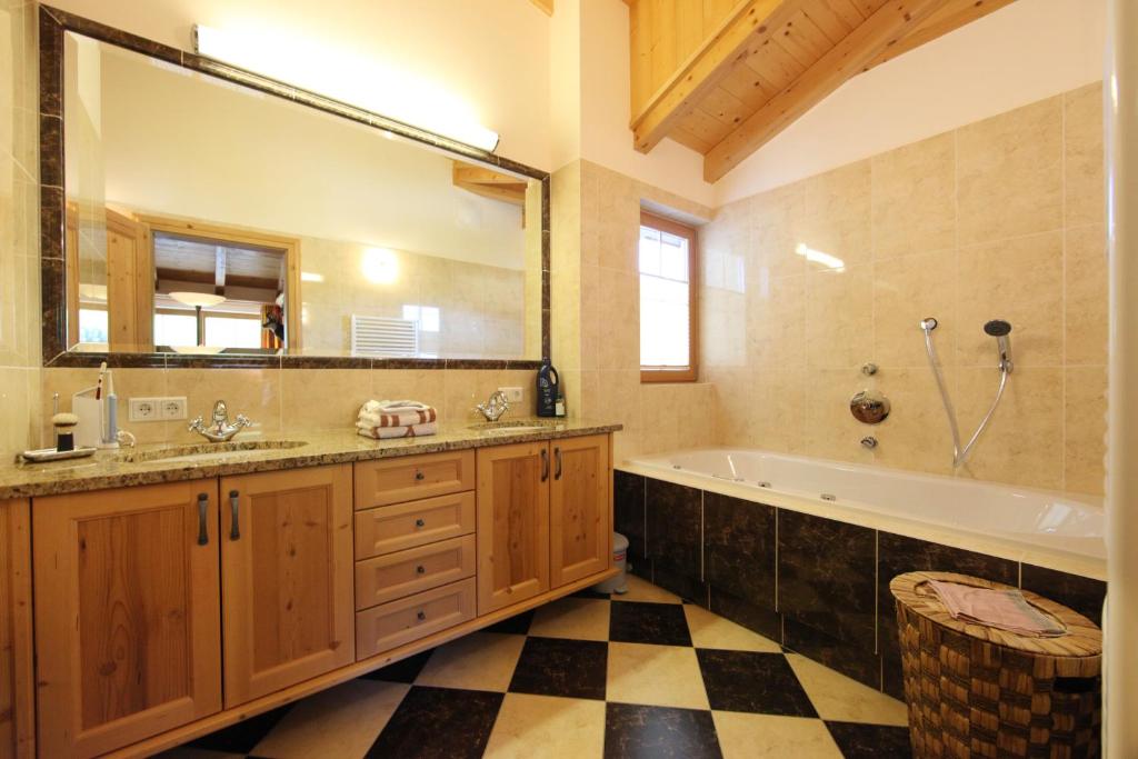Kúpeľňa v ubytovaní Penthouse Kitzpanorama