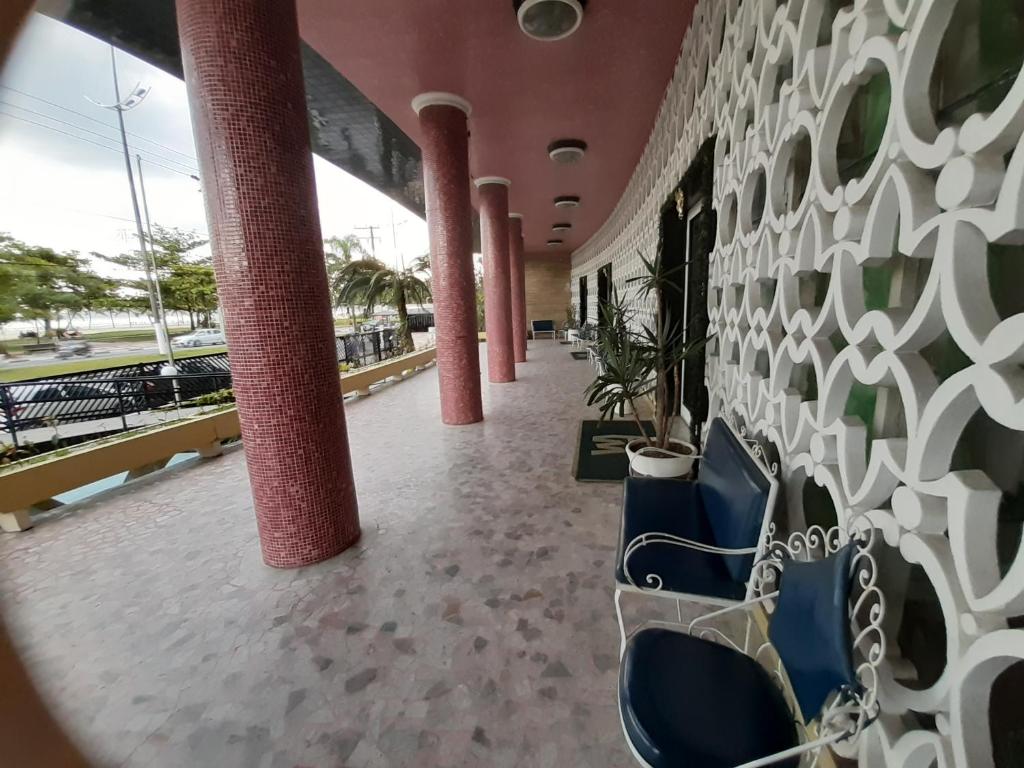  APARTAMENTO EM SANTOS EM FRENTE A PRAIA