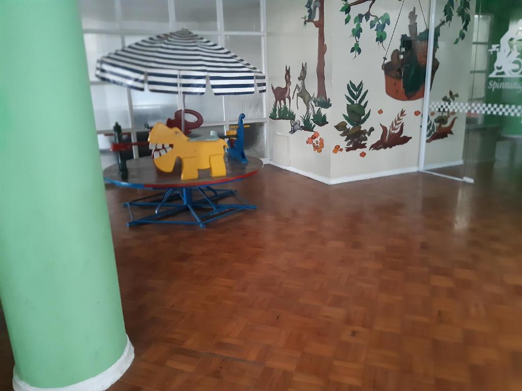  APARTAMENTO EM SANTOS EM FRENTE A PRAIA