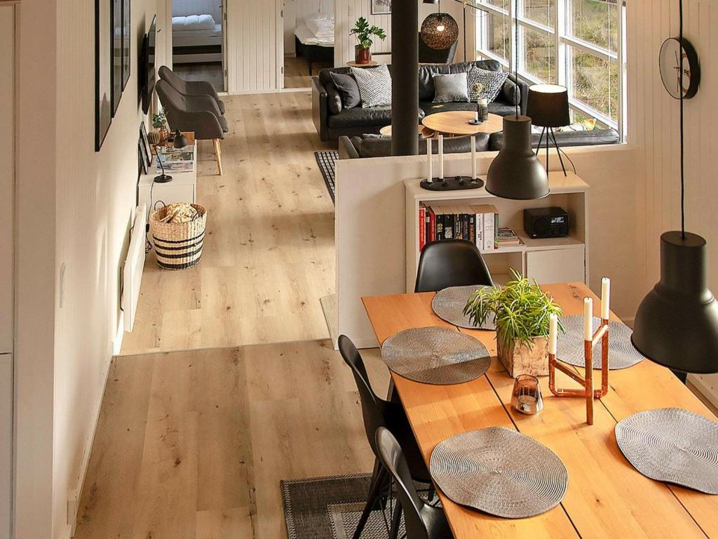Posezení v ubytování 10 person holiday home in Jerup-By Traum