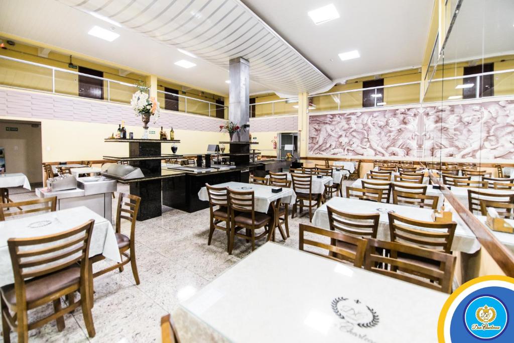  Don Charleaux Hotel