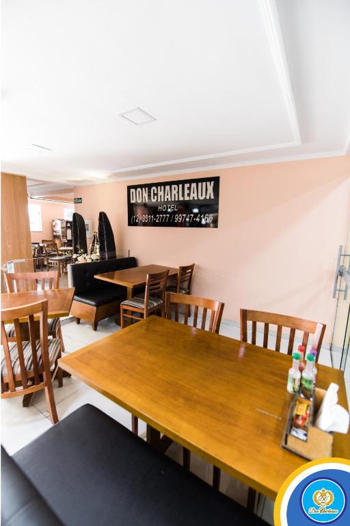  Don Charleaux Hotel