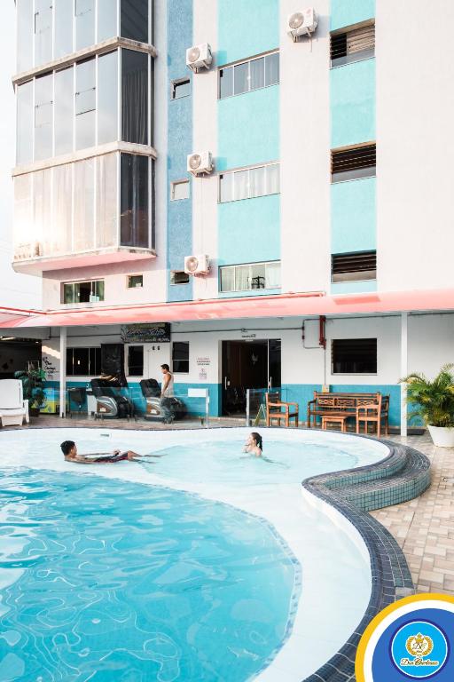  Don Charleaux Hotel