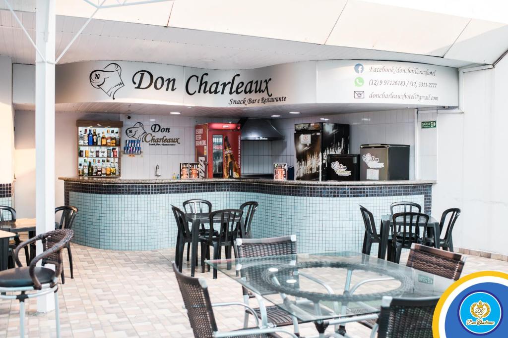  Don Charleaux Hotel