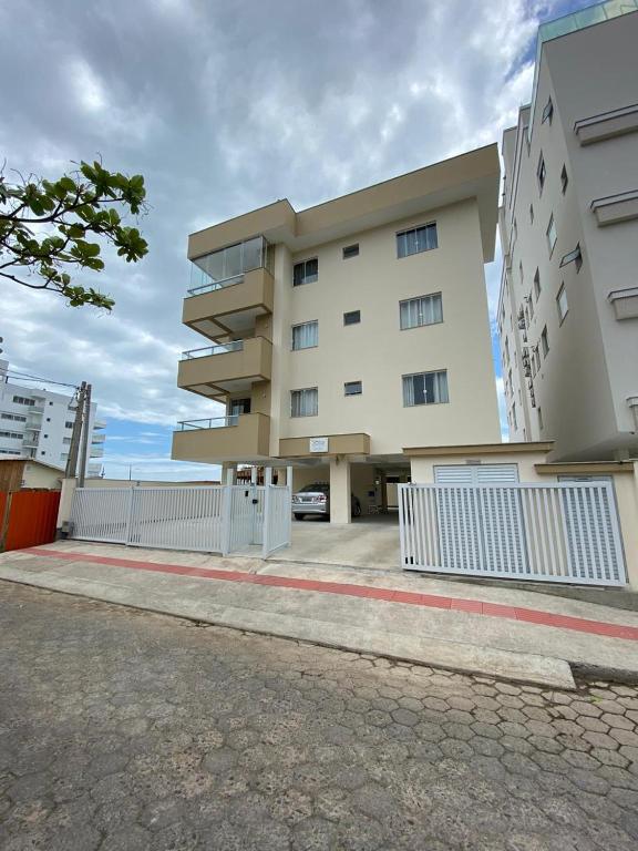  Apartamento na Praia de Palmas Residencial Solar Tabita