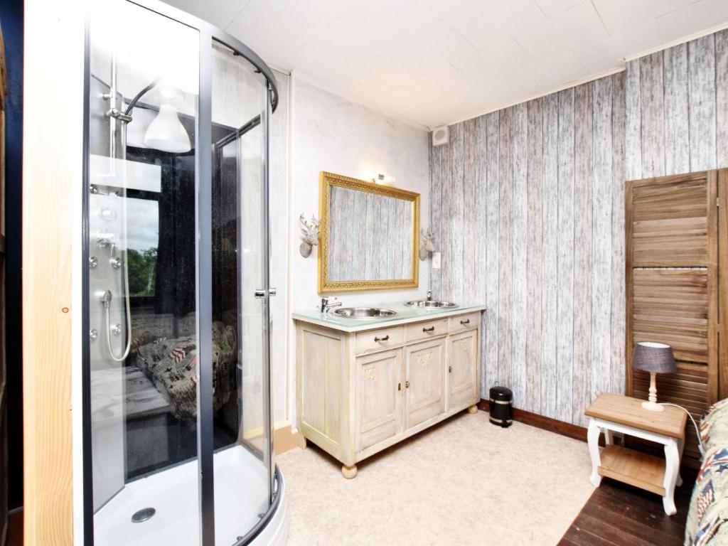 Koupelna v ubytování Holiday Home in Lierneux near Forest Trails