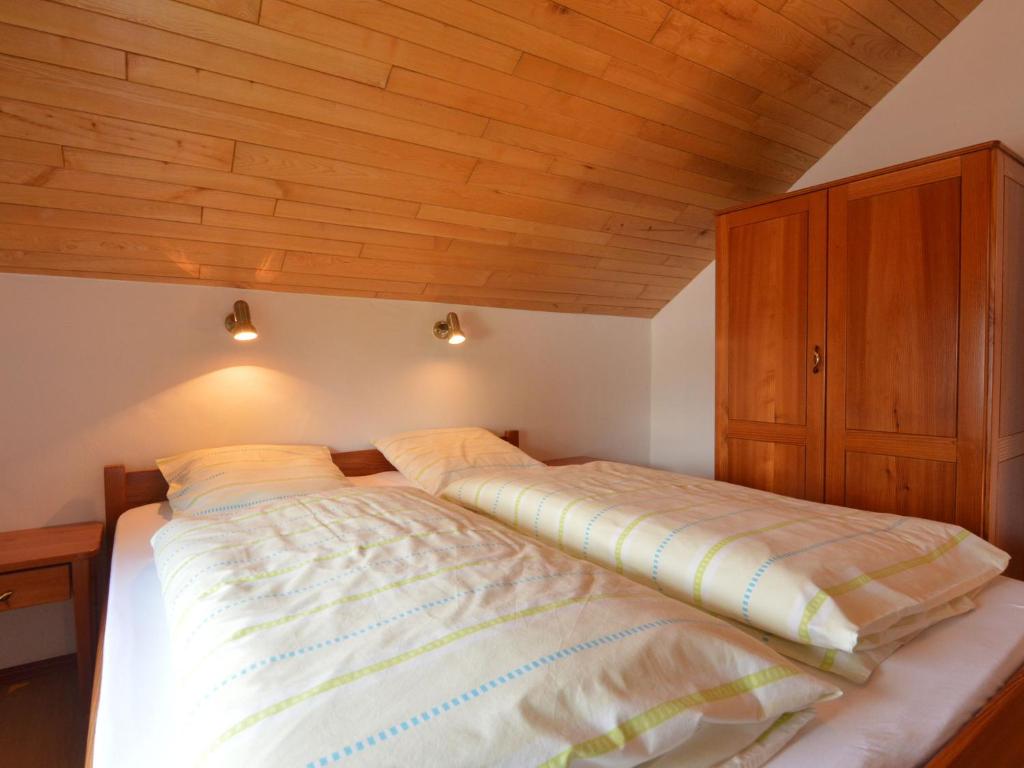 Postel nebo postele na pokoji v ubytování Holiday home in Butgenbach near the Lake