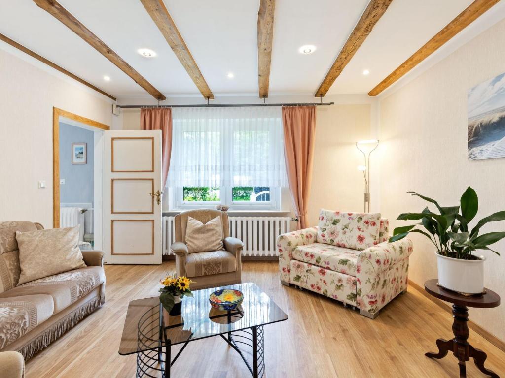 Posezení v ubytování Holiday Home Zierow near Baltic Sea Beach