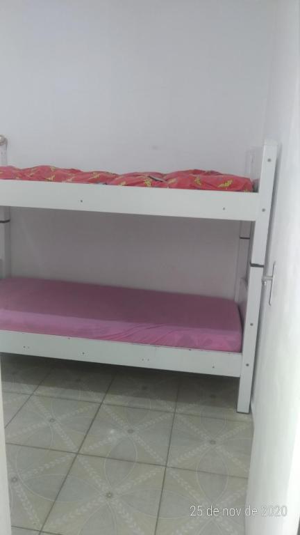  Casa em condomínio localizada em Itanhaém