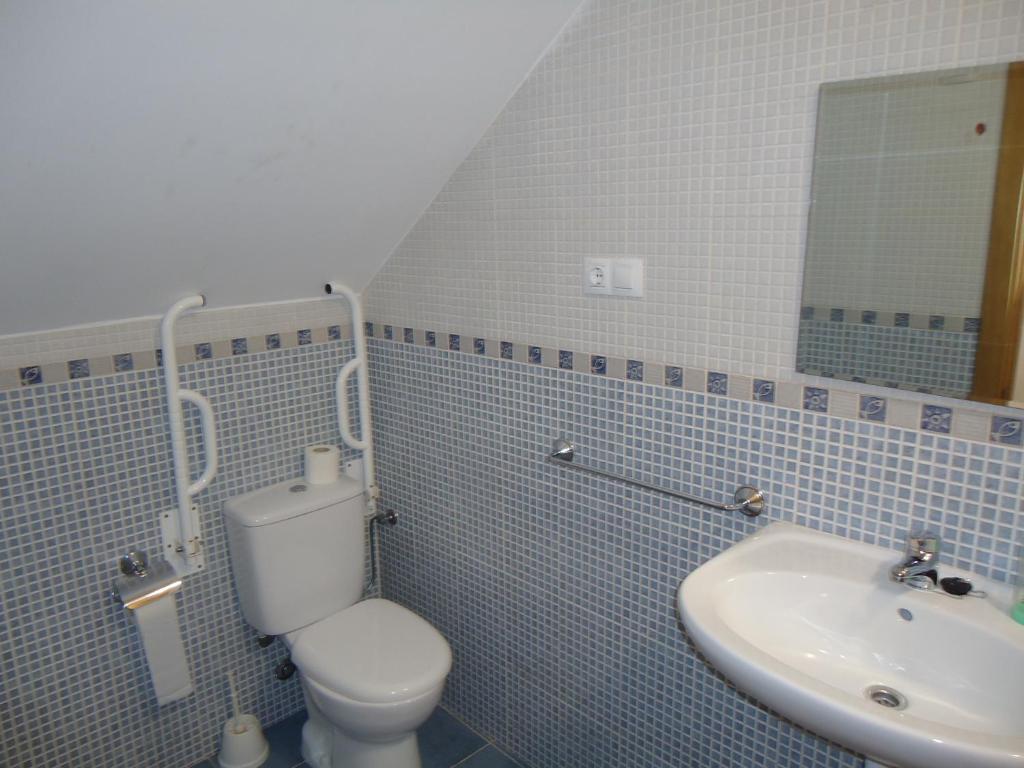 A bathroom at Apartamentos San Guillermo
