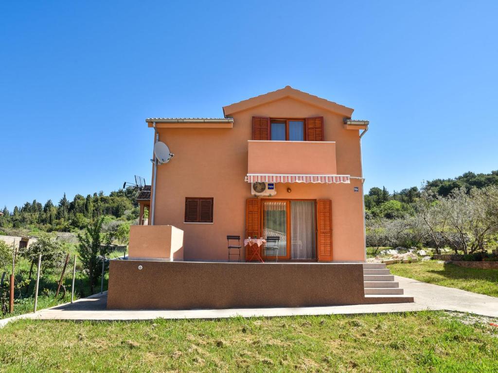Holiday home in Veli Iz with fenced garden
