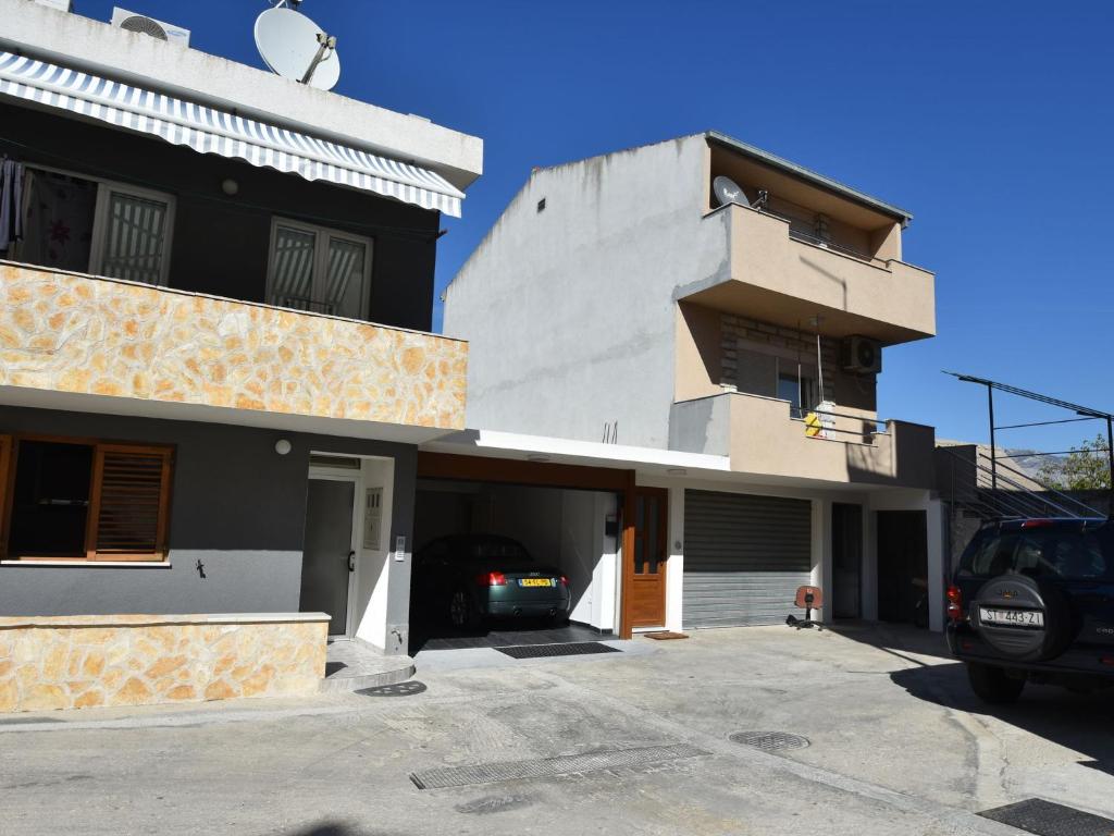 Budova, v ktorej sa apartmán nachádza