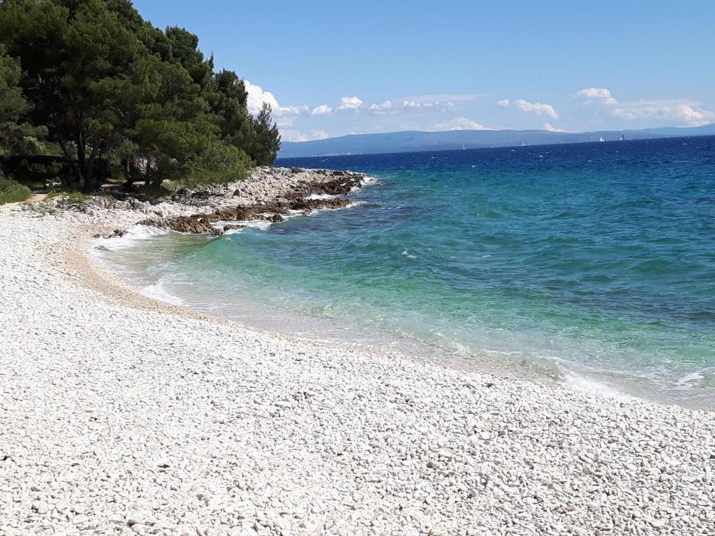 Fotografia z galérie ubytovania Nice apartment with shared swimming pool only 500m from the beach and 4km from Trogir v Trogiri