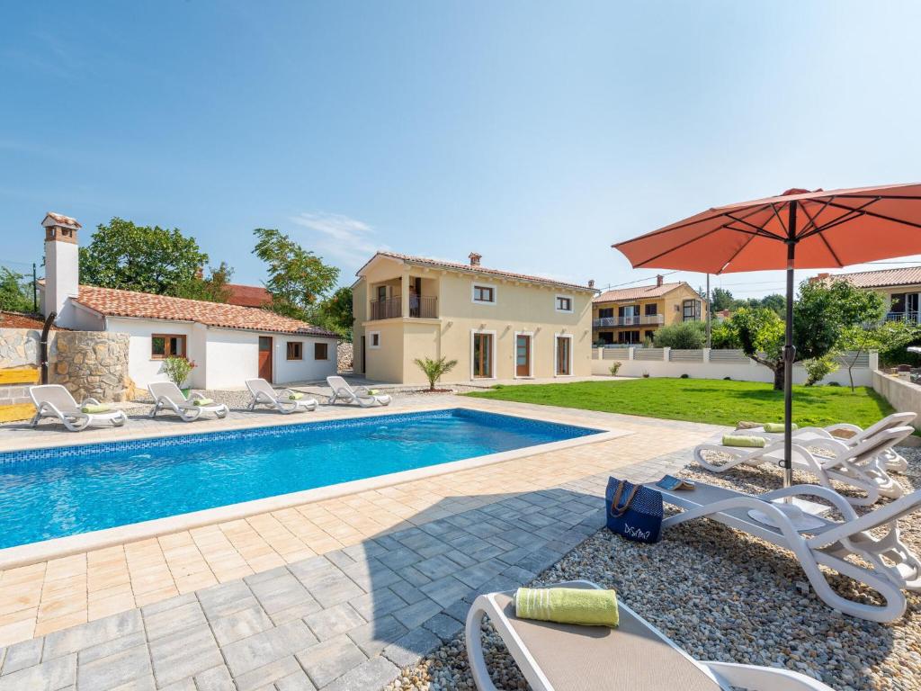 Bazén v ubytování Villa in Labin with Private Pool nebo v jeho okolí