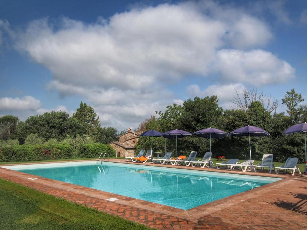 The swimming pool at or close to Farmhouse in Proceno with Pool and Terrace