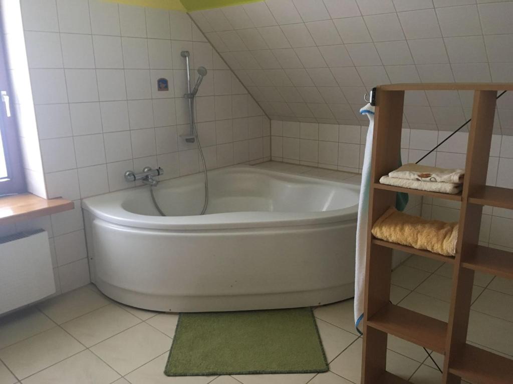 Kúpeľňa v ubytovaní Holiday Home in Dobczyce near Ski Lift