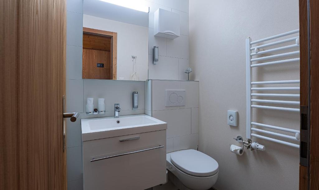 Koupelna v ubytování Hotel Landhaus