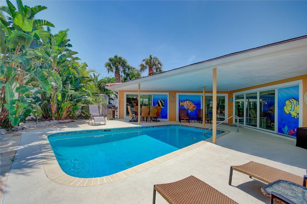 Narcissus Beach House Weekly Beach Rental home, Clearwater Beach