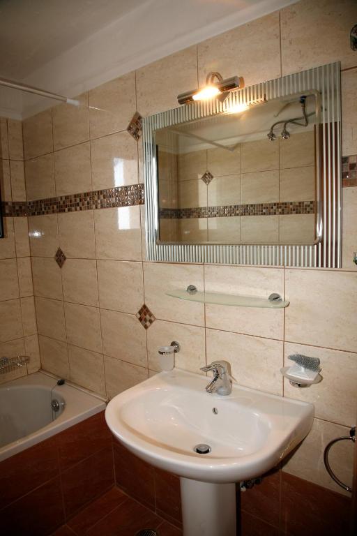 O baie la Andriani-Michalis Studios